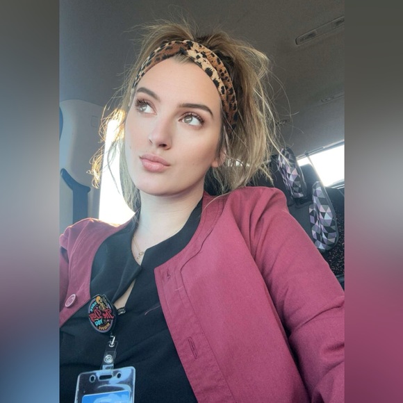 Meet your Posher, Kristen - Picture 1 of 1